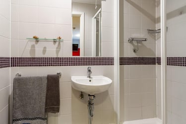 1 bed studio, Hawley Crescent, Camden, London, NW18NP - Image 2